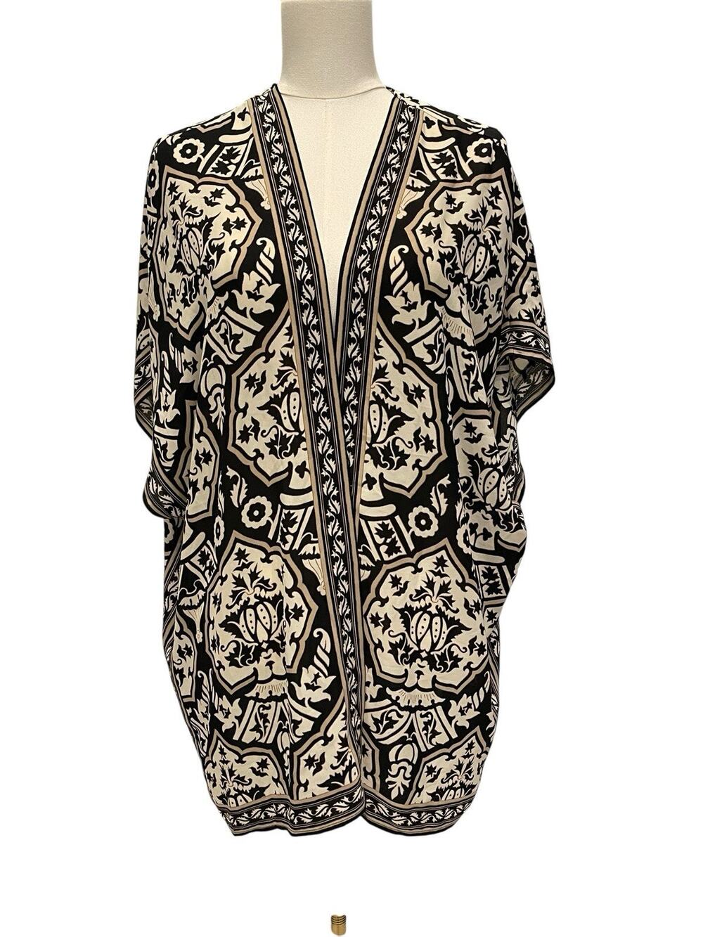 NWT MAX STUDIO S Black Ivory Open Front Short Sleeve Crepe Ruana Cardigan Women